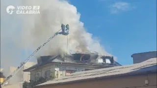 A fuoco appartamento: evacuato asilo con bimbi