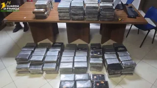 Maxi sequestro di 417 kg di cocaina al porto di Gioia Tauro