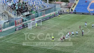 CALCIO | Alla Reggina il derby contro il Cosenza. Catanzaro ancora poker, il Crotone vince in casa