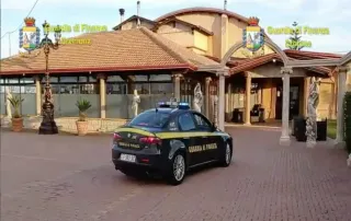 Beni mobili e immobili per 17 milioni di euro confiscati in via definitiva ad esponenti del clan Grande Aracri