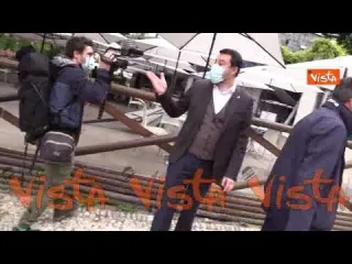 Salvini pranza al parco Sempione a Milano nel giorno delle riaperture dei ristoranti