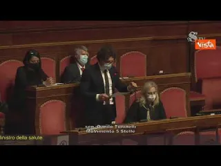 Toninelli: "Chi ha fatto disastri ora sfiducia Speranza"