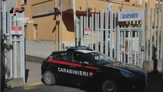 Tentato furto al centro commerciale Due Mari, arrestato 38enne dopo inseguimento