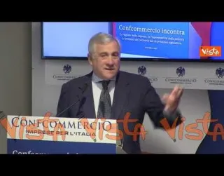 Tajani: “Paghiamo ancora accise per Canale Suez, tra un po’ anche per Giulio Cesare o guerra Gallia”