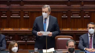 Guerra in Ucraina, Draghi: «Italia condanna invasione russa. Pronti 3400 militari italiani» (VIDEO)