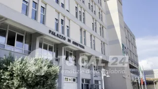 Inchiesta per peculato a Crotone, sequestrato un immobile
