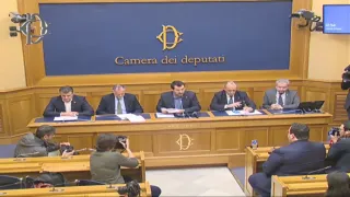 Coronavirus, Salvini: «I primi passi del Governo non servono a niente» (VIDEO)