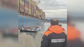 Porto di Gioia Tauro, nave portacontainer rimane incagliata: la Guardia Costiera apre fascicolo