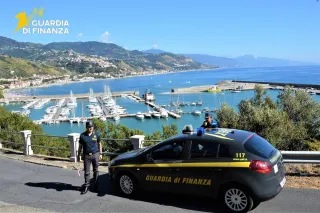 Estate sotto controllo, blitz della Finanza contro abusivi e lavoro nero
