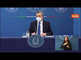 Draghi in conferenza stampa ai giornalisti: "Sono nelle vostre mani"