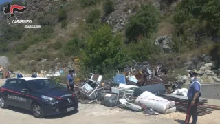 Bagnara Calabra, sequestrata area di 170 mq adibita a discarica a cielo aperto