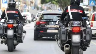 Rubavano auto nel catanzarese: arrestati un uomo e una donna