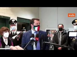 Salvini: "Sul banco degli imputati dovrebbe esserci qualcun altro che gioca con vita migranti"