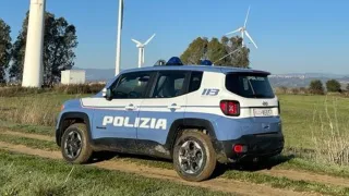 Scoperti nel Crotonese tre lavoratori in nero in un campo di finocchi: attività sospesa e multe per i titolari