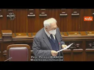 Ministro Bianchi: “Da oggi riprende vaccinazione del personale scolastico”