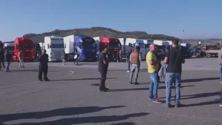 Caro carburante, Tir in strada in tutta la Calabria: traffico in tilt