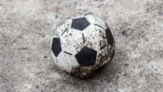 Francica, giovane arbitro preso a pugni da un calciatore