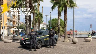 I tentacoli della 'ndrangheta sui locali del lungomare di Crotone