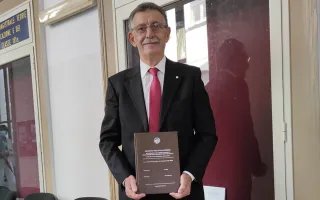 A 71 anni consegue la sesta laurea. Gennaro Cortese: "Mai troppo tardi per realizzare ciò che si desidera"