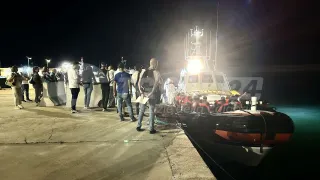 Migranti, arrestati due presunti scafisti di uno barco avvenuto a Crotone il 24 giugno