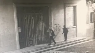 Atto vandalico contro il palazzo comunale di Crotone, la Giunta: «Gesto grave da condannare»