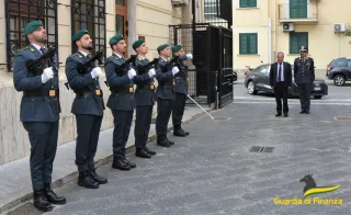 Reggio Calabria: il prefetto Mariani saluta il comando della Guardia di Finanza (FOTO)