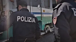 Travolto da un treno mentre raccoglie asparagi: morto 83enne nel cosentino