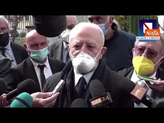 Vaccini Campania, De Luca a Figliuolo: "Non procederemo per fasce di età"