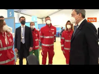 Draghi: "Non ho ancora fatto il vaccino, sto aspettando la chiamata della Regione Lazio"