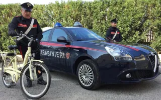 Crotone, pizzicato 33enne in sella ad una bici rubata al park'n'ride: denunciato per ricettazione