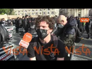 “Manca una visione strategica per la ripartenza.” Le voci dei manifestanti di #BauliInPiazza