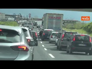 Manifestazione mercatali, bloccata l'autostrada Napoli- Roma