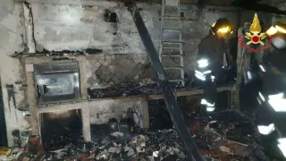 Incendio danneggia un palazzo a Gerocarne, illesi gli inquilini