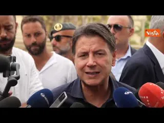 Conte a Lampedusa: "Non vi abbandoniamo"