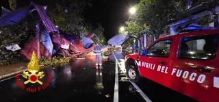 Violenta tromba d'aria colpisce Crotone: ci sono danni