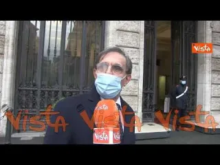 La Russa (FdI): "Piano vaccinale incapace, abbiamo ancora dosi nei frigoriferi"