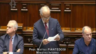 Naufragio migranti, Piantedosi: "La richiesta di soccorso al 112 arrivata solo alle 4 di domenica"