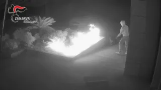Arrestato autore dell’incendio dell’auto della polizia municipale di San Giorgio Morgeto (VIDEO)