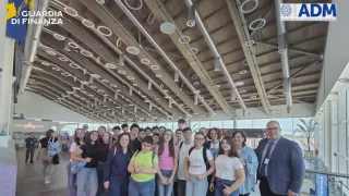 Studenti “doganieri per un giorno” all’aeroporto di Lamezia