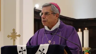 Coronavirus, il messaggio di mons. Schillaci: «Ritornerà il tempo degli abbracci»