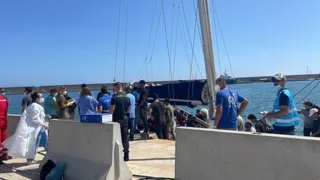 Migranti: 87 sbarcati oggi a Crotone, tra questi 15 donne e 22 bambini