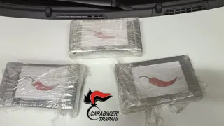 In macchina con 3,5 kg di cocaina: arrestati due pregiudicati calabresi