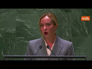 Meloni: "Intelligenza artificiale può essere devastante sul lavoro"