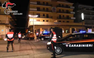 Violenza sessuale su minori: due 30enni arrestati dai Carabinieri a Rosarno