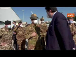 Figliuolo all'hub di Cagliari e l'incontro con il presidente Solinas. Le immagini