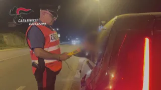 Catanzaro, guida con una patente falsa: denunciato un 18enne