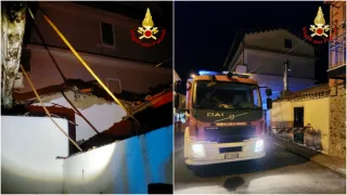 Crolla parzialmente il tetto di una casa nel Crotonese: estratta viva una donna