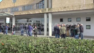 Sit-in del Pd: "Più investimenti per l'aeroporto di Crotone"