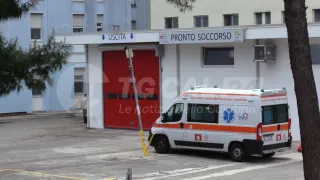 Bracciali antiaggressione ai sanitari del Pronto soccorso di Crotone