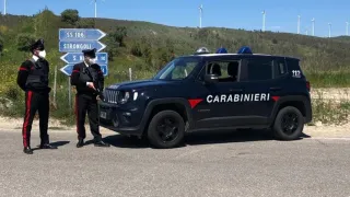 Festeggiavano un compleanno nel Crotonese in barba alle norme anti Covid: locale chiuso e clienti multati